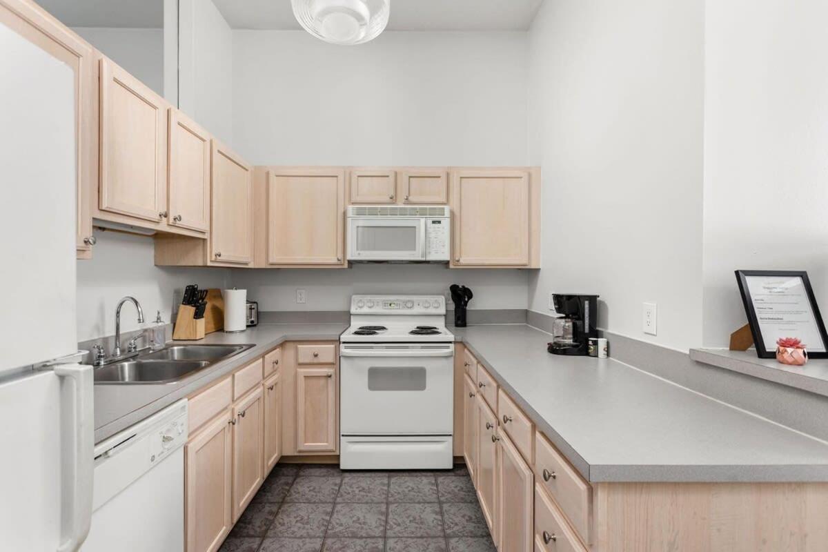 Modern Downtown Apartment 2Br 2Ba By Cozysuites Indianapolis Ngoại thất bức ảnh